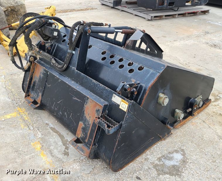 image for item GB9226 2005 Caterpillar LR15B  60" W skid steer landscape rake