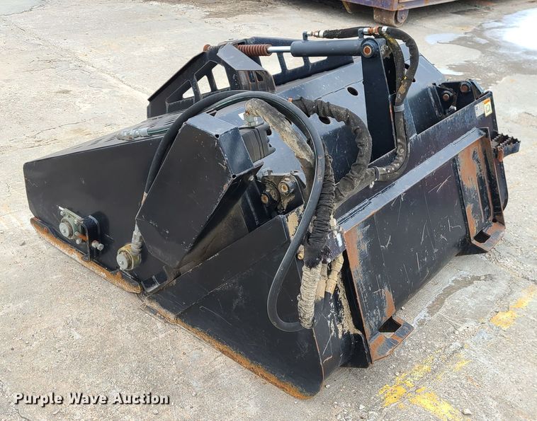 image for item GB9226 2005 Caterpillar LR15B  60" W skid steer landscape rake