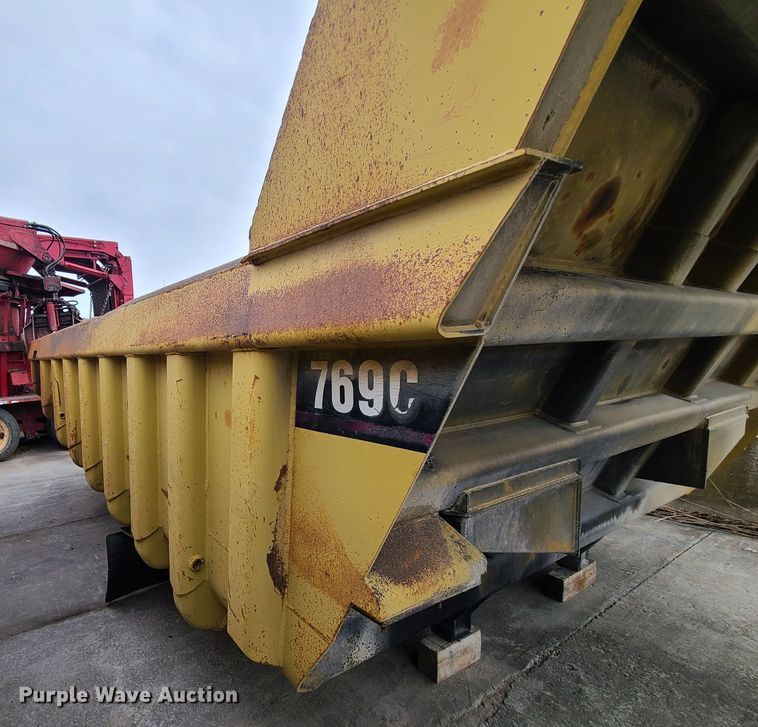 image for item GB9233 Caterpillar  haul truck dump bed