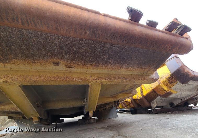 image for item GB9233 Caterpillar  haul truck dump bed