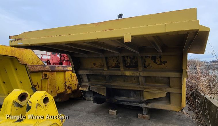 image for item GB9233 Caterpillar  haul truck dump bed