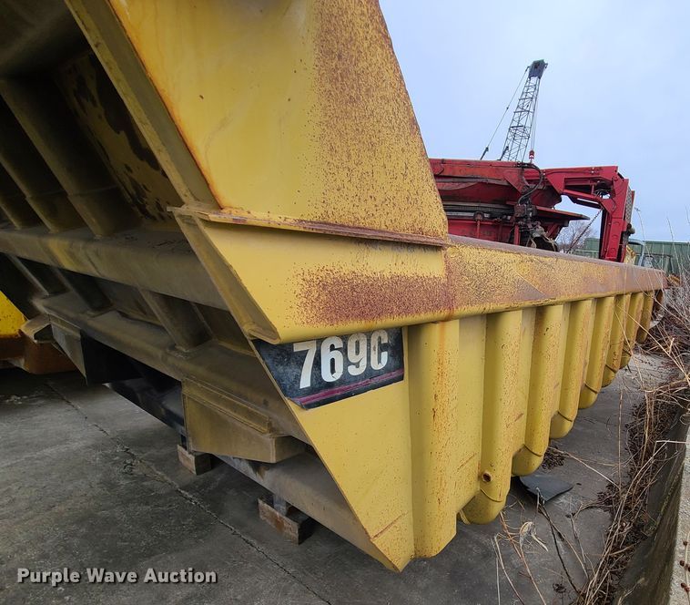 image for item GB9233 Caterpillar  haul truck dump bed