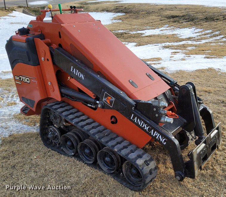 image for item IE9503 2013 Ditch Witch SK755  compact utility loader