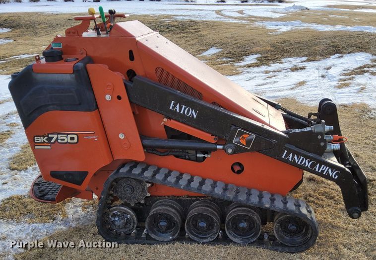 image for item IE9503 2013 Ditch Witch SK755  compact utility loader