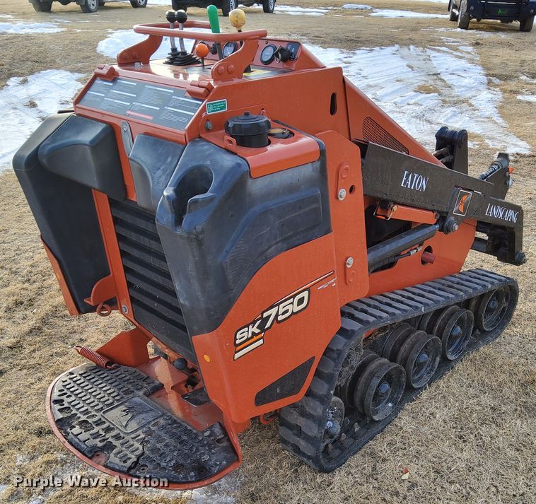 image for item IE9503 2013 Ditch Witch SK755  compact utility loader