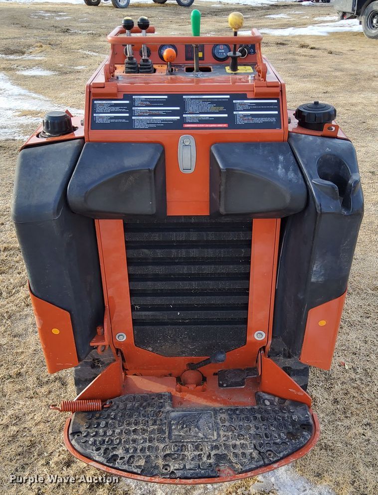 image for item IE9503 2013 Ditch Witch SK755  compact utility loader