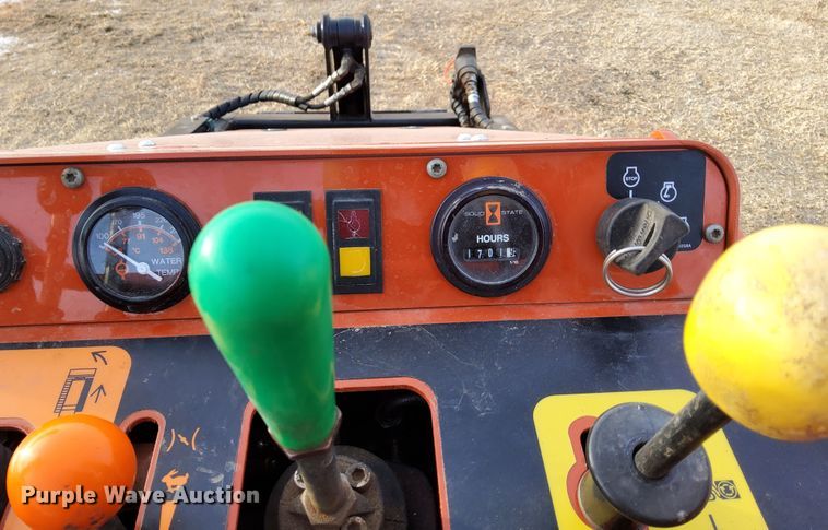 image for item IE9503 2013 Ditch Witch SK755  compact utility loader