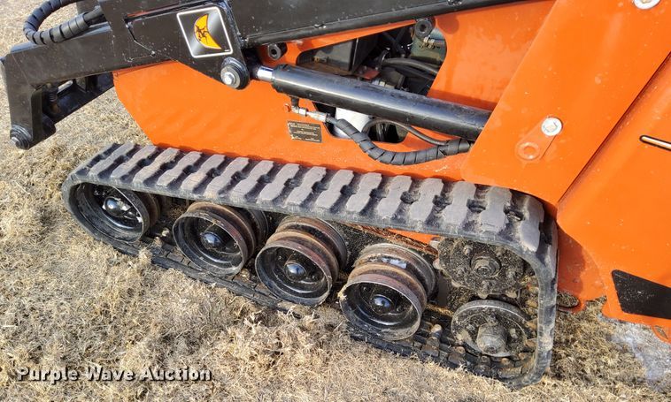 image for item IE9503 2013 Ditch Witch SK755  compact utility loader