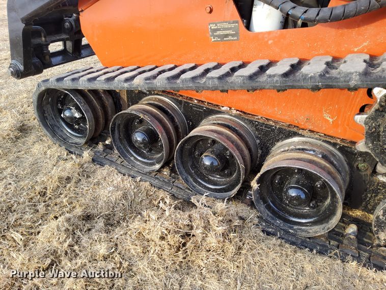 image for item IE9503 2013 Ditch Witch SK755  compact utility loader