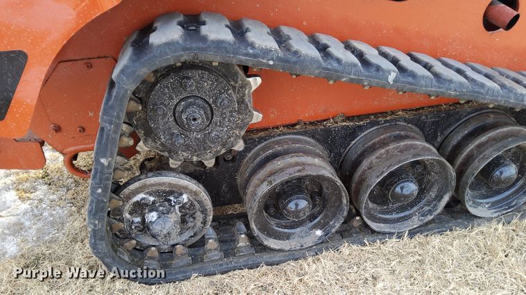 image for item IE9503 2013 Ditch Witch SK755  compact utility loader