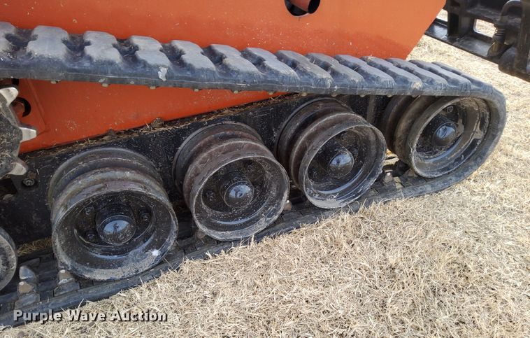 image for item IE9503 2013 Ditch Witch SK755  compact utility loader