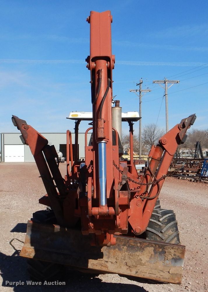 image for item IE9566 1999 Ditch Witch 7610  trencher