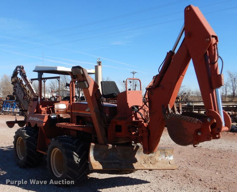 image for item IE9566 1999 Ditch Witch 7610  trencher