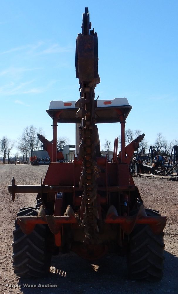 image for item IE9566 1999 Ditch Witch 7610  trencher