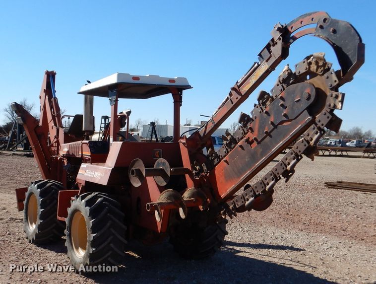 image for item IE9566 1999 Ditch Witch 7610  trencher