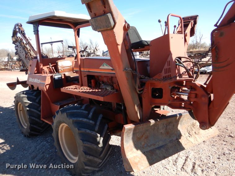 image for item IE9566 1999 Ditch Witch 7610  trencher