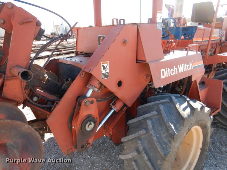 image for item IE9566 1999 Ditch Witch 7610  trencher