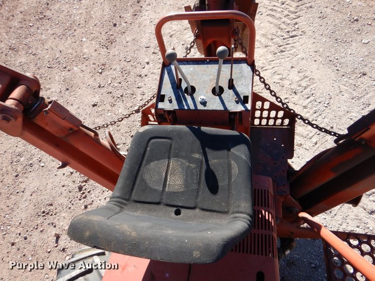 image for item IE9566 1999 Ditch Witch 7610  trencher