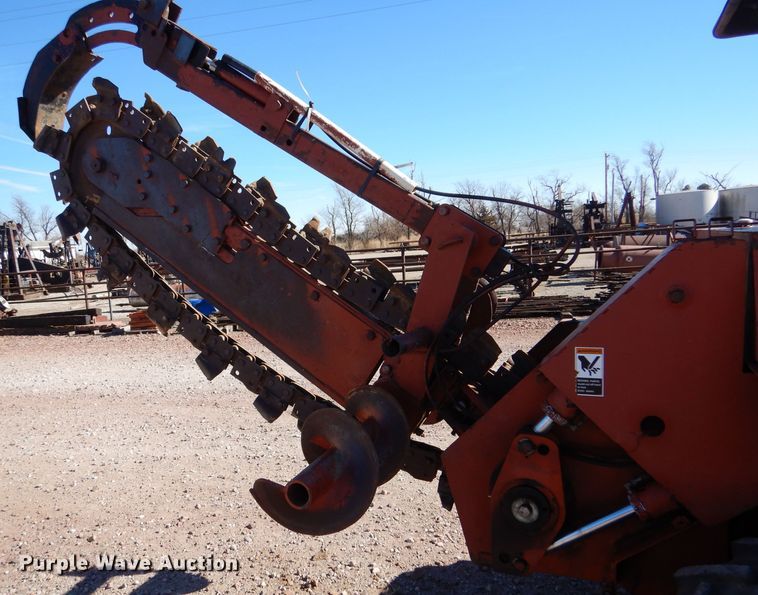 image for item IE9566 1999 Ditch Witch 7610  trencher