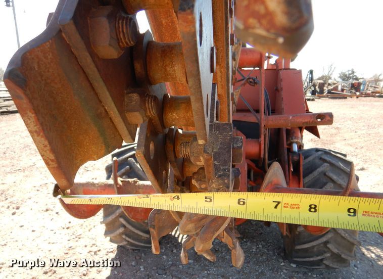 image for item IE9566 1999 Ditch Witch 7610  trencher