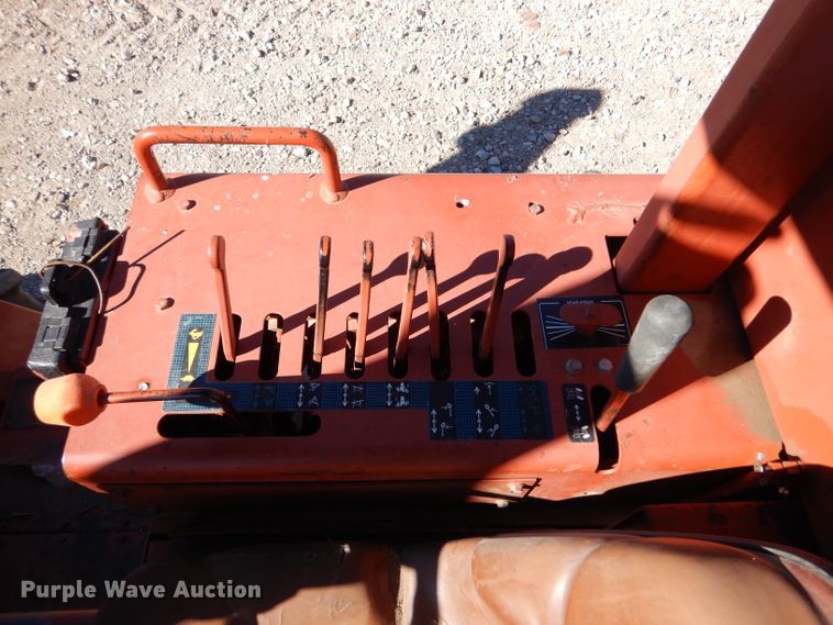 image for item IE9566 1999 Ditch Witch 7610  trencher