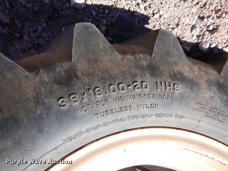 image for item IE9566 1999 Ditch Witch 7610  trencher