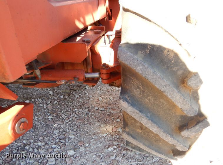 image for item IE9566 1999 Ditch Witch 7610  trencher