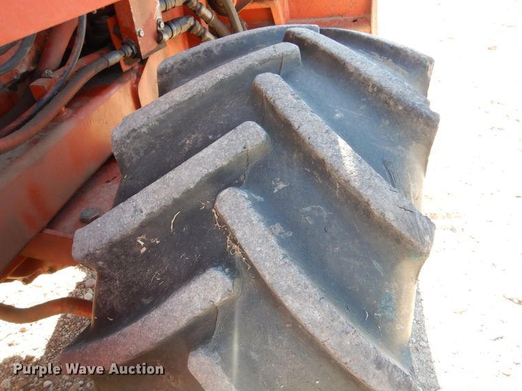 image for item IE9566 1999 Ditch Witch 7610  trencher