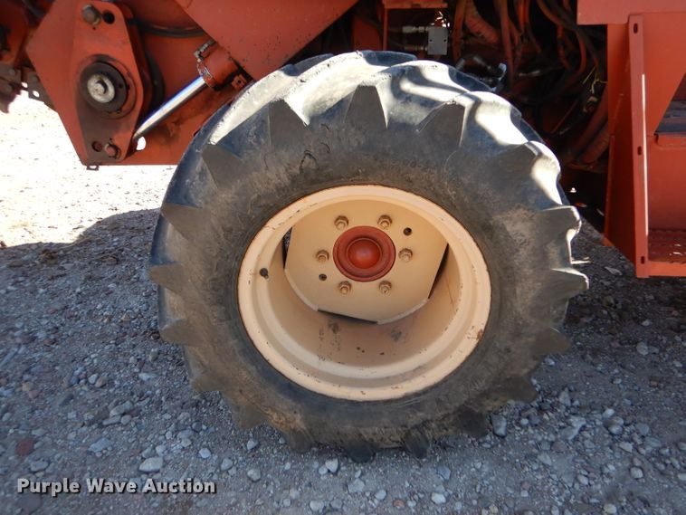 image for item IE9566 1999 Ditch Witch 7610  trencher