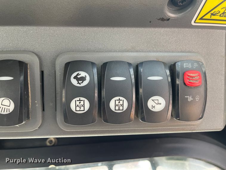 image for item IJ9632 2012 Caterpillar 289C2  tracked skid steer loader