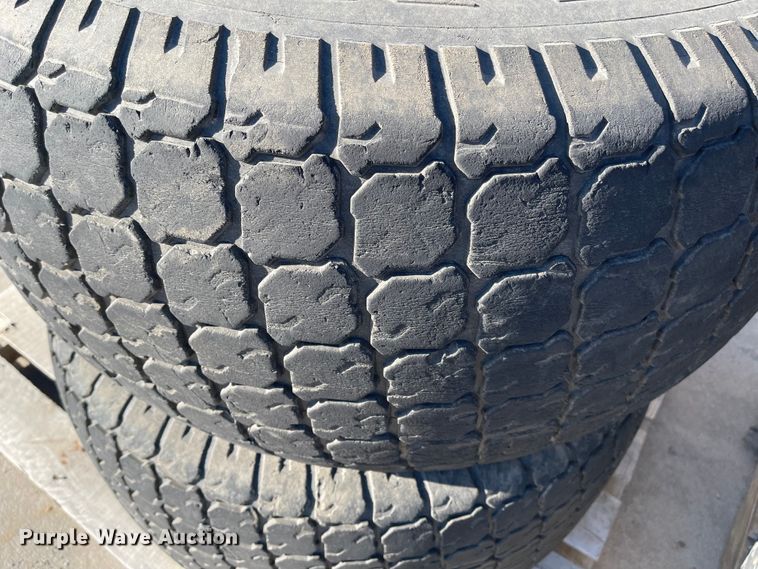 image for item IJ9640 (4) 41/18LLx22.5 tires and wheels