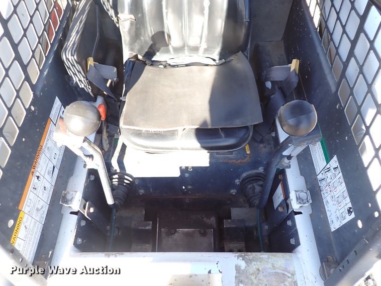 image for item IN9049 1997 Bobcat 863H  skid steer loader