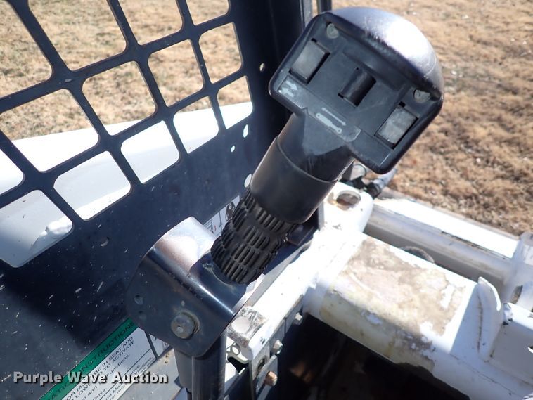 image for item IN9049 1997 Bobcat 863H  skid steer loader