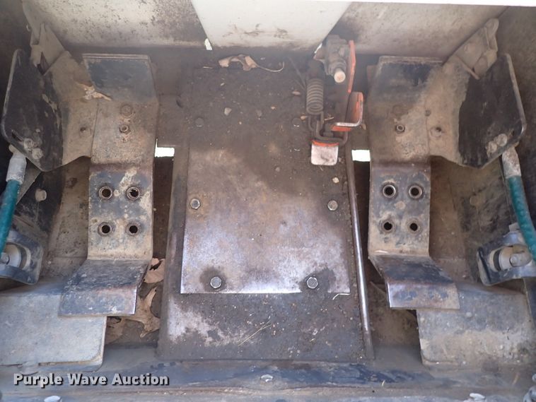 image for item IN9049 1997 Bobcat 863H  skid steer loader