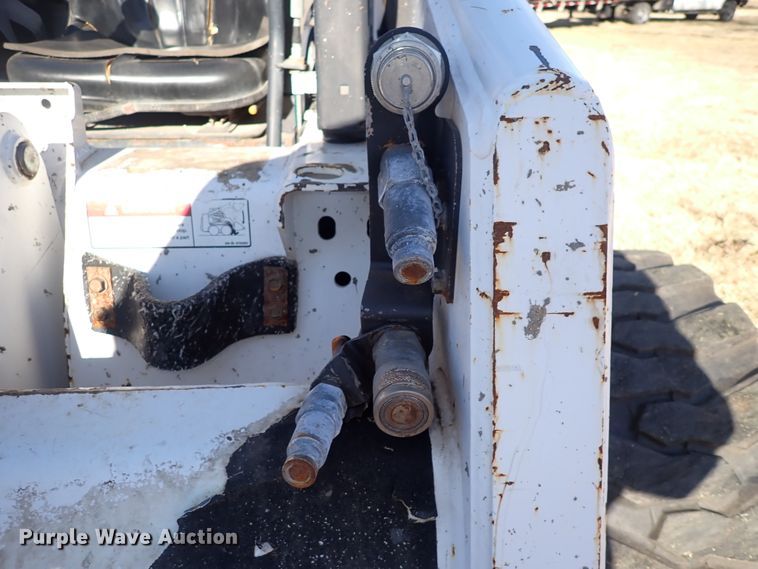 image for item IN9049 1997 Bobcat 863H  skid steer loader