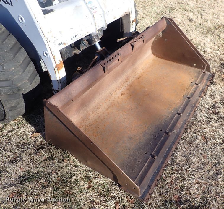 image for item IN9049 1997 Bobcat 863H  skid steer loader