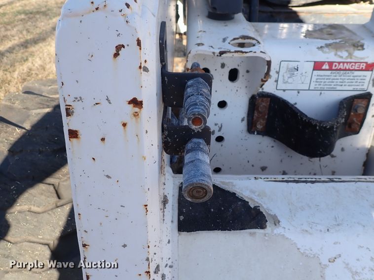 image for item IN9049 1997 Bobcat 863H  skid steer loader