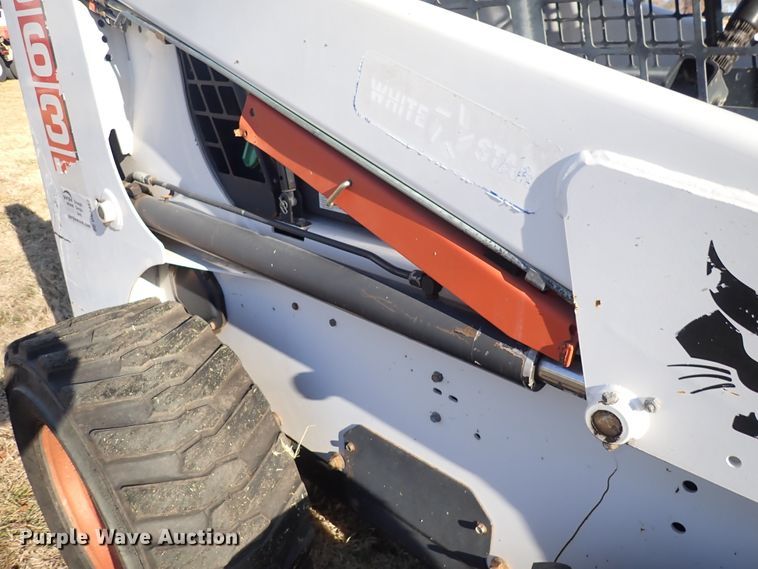 image for item IN9049 1997 Bobcat 863H  skid steer loader