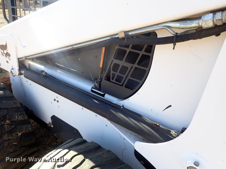 image for item IN9049 1997 Bobcat 863H  skid steer loader