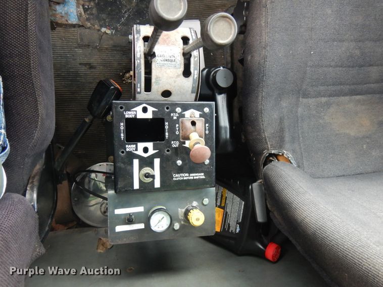 image for item IO9667 1994 Peterbilt 357  dump truck