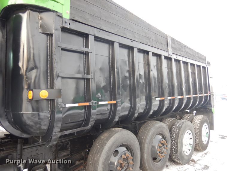 image for item IO9667 1994 Peterbilt 357  dump truck