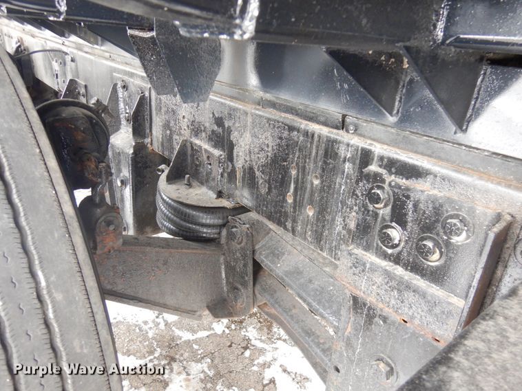 image for item IO9667 1994 Peterbilt 357  dump truck