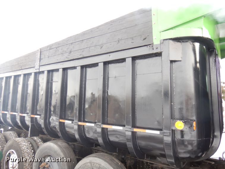 image for item IO9667 1994 Peterbilt 357  dump truck