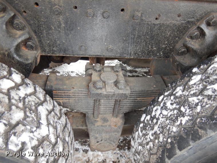 image for item IO9667 1994 Peterbilt 357  dump truck