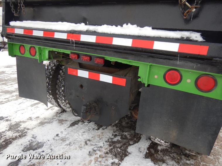 image for item IO9667 1994 Peterbilt 357  dump truck