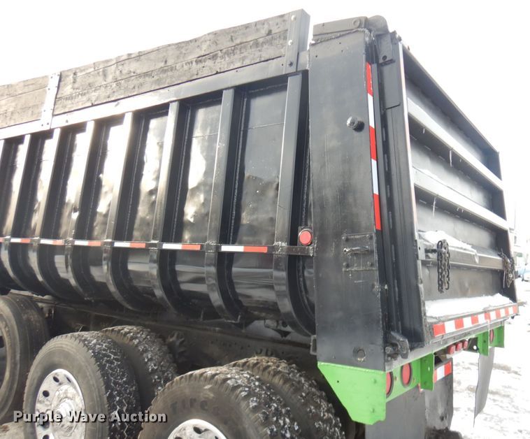 image for item IO9667 1994 Peterbilt 357  dump truck