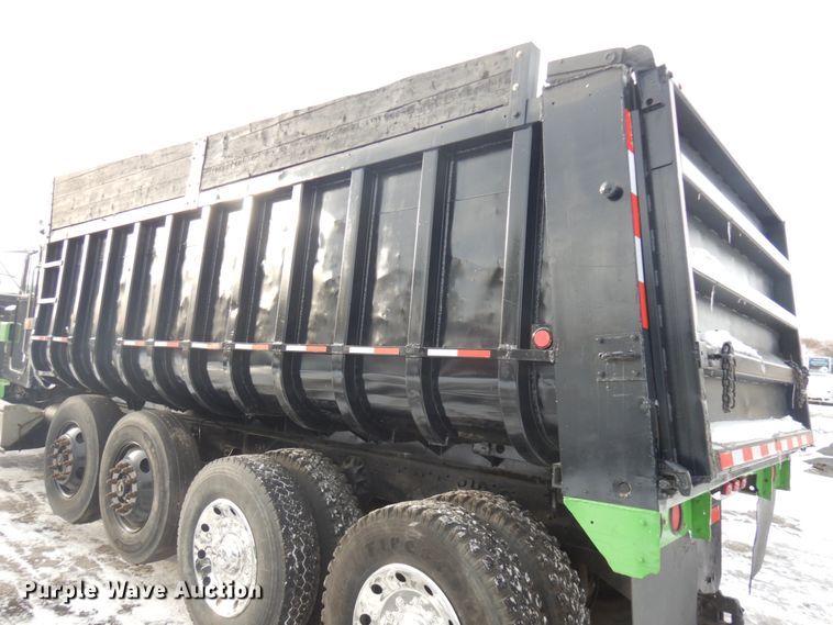 image for item IO9667 1994 Peterbilt 357  dump truck