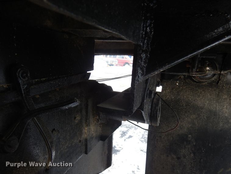 image for item IO9667 1994 Peterbilt 357  dump truck