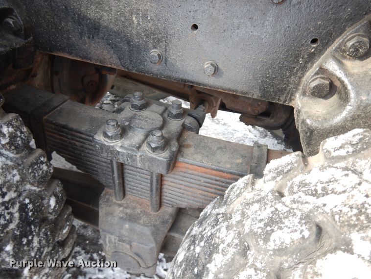 image for item IO9667 1994 Peterbilt 357  dump truck