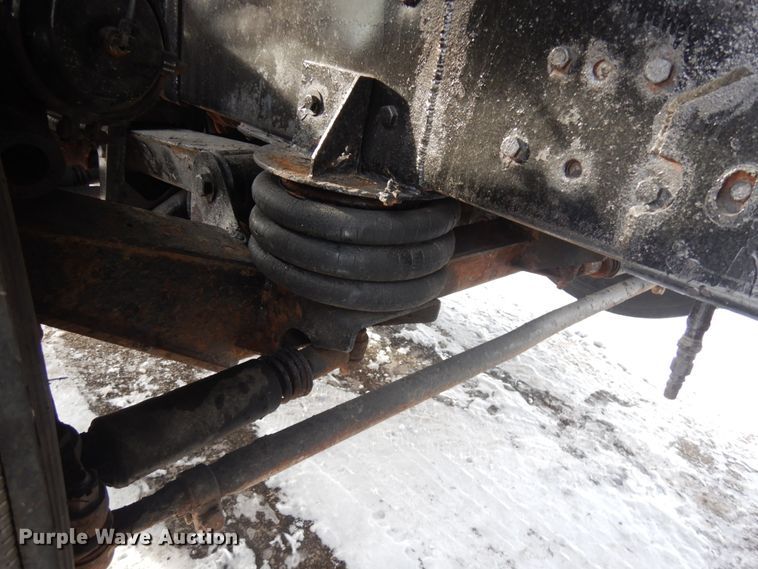 image for item IO9667 1994 Peterbilt 357  dump truck